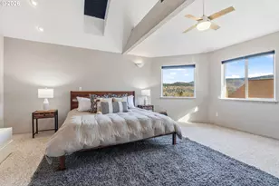 1222 Lincoln St, Hood River, OR 97031 - Photo 9