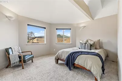 1222 Lincoln St, Hood River, OR 97031 - Photo 13