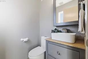 1222 Lincoln St, Hood River, OR 97031 - Photo 9