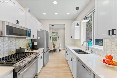 121 Wilbur St, Lake Oswego, OR 97034 - Photo 9