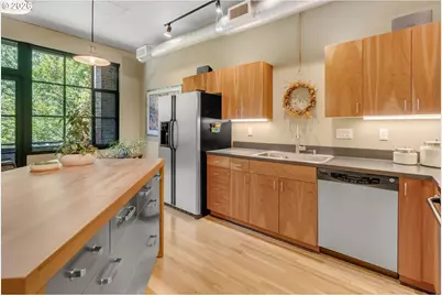 408 NW 12th Ave #201, Portland, OR 97209 - Photo 23