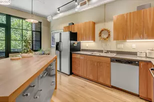 408 NW 12th Ave, Portland, OR 97209 - Photo 23