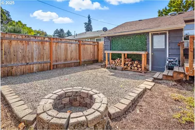 1307 E 5th St, Newberg, OR 97132 - Photo 27