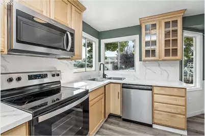 1307 E 5th St, Newberg, OR 97132 - Photo 13