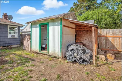 1307 E 5th St, Newberg, OR 97132 - Photo 29