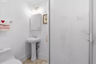 5850 SW Vermont St, Portland, OR 97219 - Photo 23