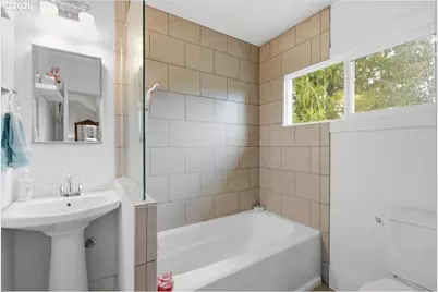 5850 SW Vermont St, Portland, OR 97219 - Photo 21