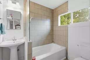 5850 SW Vermont St, Portland, OR 97219 - Photo 21