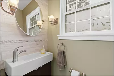 5850 SW Vermont St, Portland, OR 97219 - Photo 15