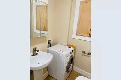 1104 SW Columbia St #306, Portland, OR 97201 - Photo 9