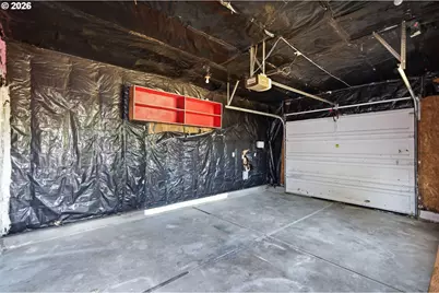 825 19th St, Springfield, OR 97477 - Photo 33