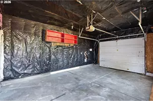 825 19th St, Springfield, OR 97477 - Photo 33