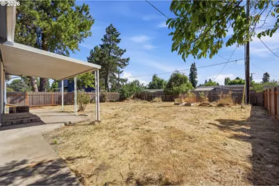 825 19th St, Springfield, OR 97477 - Photo 35