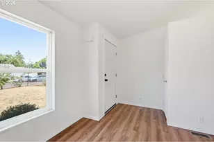825 19th St, Springfield, OR 97477 - Photo 3