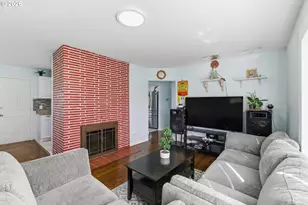 8647 NE Schuyler St, Portland, OR 97220 - Photo 5