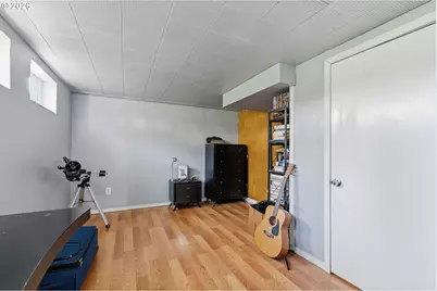 8647 NE Schuyler St, Portland, OR 97220 - Photo 23