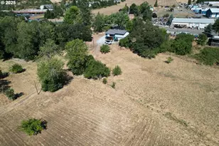 1383 N Old Pacific Hwy, Myrtle Creek, OR 97457 - Photo 29