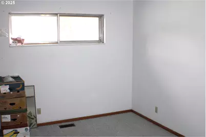 1383 N Old Pacific Hwy, Myrtle Creek, OR 97457 - Photo 7