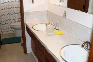 1383 N Old Pacific Hwy, Myrtle Creek, OR 97457 - Photo 5