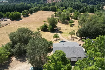 1383 N Old Pacific Hwy, Myrtle Creek, OR 97457 - Photo 1