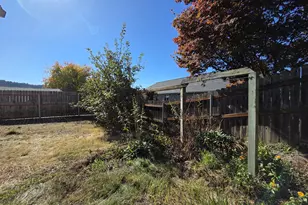 410 NW Elizabeth Ave, Winston, OR 97496 - Photo 13