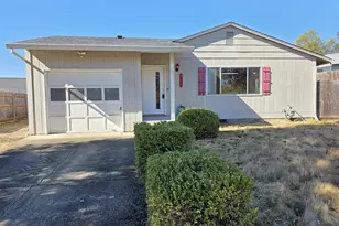 410 NW Elizabeth Ave, Winston, OR 97496 - Photo 1