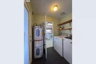 410 NW Elizabeth Ave, Winston, OR 97496 - Photo 25