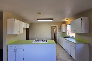410 NW Elizabeth Ave, Winston, OR 97496 - Photo 21