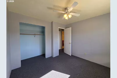 410 NW Elizabeth Ave, Winston, OR 97496 - Photo 33