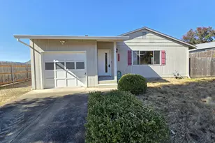 410 NW Elizabeth Ave, Winston, OR 97496 - Photo 7