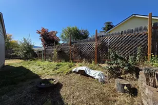 410 NW Elizabeth Ave, Winston, OR 97496 - Photo 15
