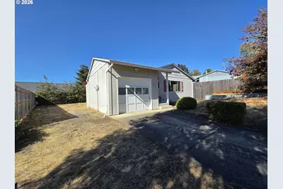 410 NW Elizabeth Ave, Winston, OR 97496 - Photo 9