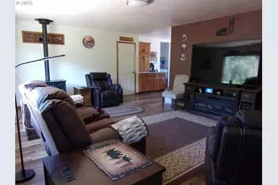 375 Jordan Creek Rd, Riddle, OR 97469 - Photo 19