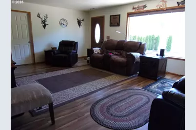 375 Jordan Creek Rd, Riddle, OR 97469 - Photo 17