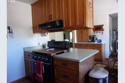 375 Jordan Creek Rd, Riddle, OR 97469 - Photo 25