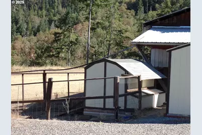 375 Jordan Creek Rd, Riddle, OR 97469 - Photo 9