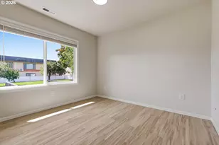 15938 SE Alder St, Portland, OR 97233 - Photo 13