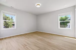 15938 SE Alder St, Portland, OR 97233 - Photo 11