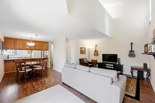 724 SE Rene Ave, Gresham, OR 97080 - Photo 9