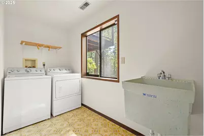 2431 W Lynnwood Dr, Longview, WA 98632 - Photo 19