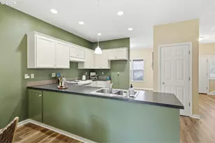 946 Nantucket Ave, Eugene, OR 97404 - Photo 15