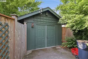 946 Nantucket Ave, Eugene, OR 97404 - Photo 35