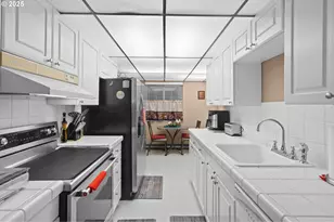 168 Oswego Summit, Lake Oswego, OR 97035 - Photo 9