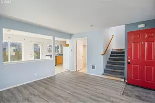 207 35th St, Springfield, OR 97478 - Photo 3