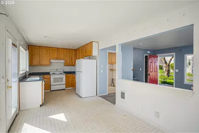 207 35th St, Springfield, OR 97478 - Photo 7