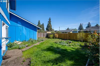 207 35th St, Springfield, OR 97478 - Photo 13