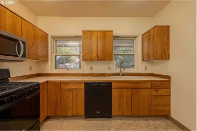 12116 SE 19th Ave, Milwaukie, OR 97222 - Photo 9