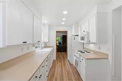 10440 SW Century Oak Dr, Portland, OR 97224 - Photo 7