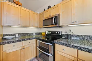 10651 Village Loop, Redmond, OR 97756 - Photo 11