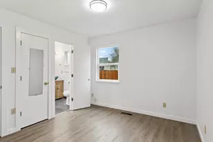 8635 NE Skidmore St, Portland, OR 97220 - Photo 25